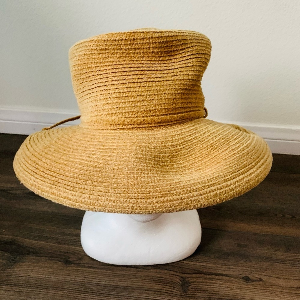 Scala hat - Picture 2 of 11
